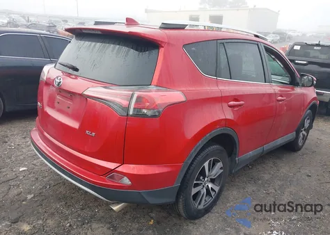 2016 Toyota Rav4 Xle z USA, uszkodzony, nr VIN 2T3WFREV3GW239002